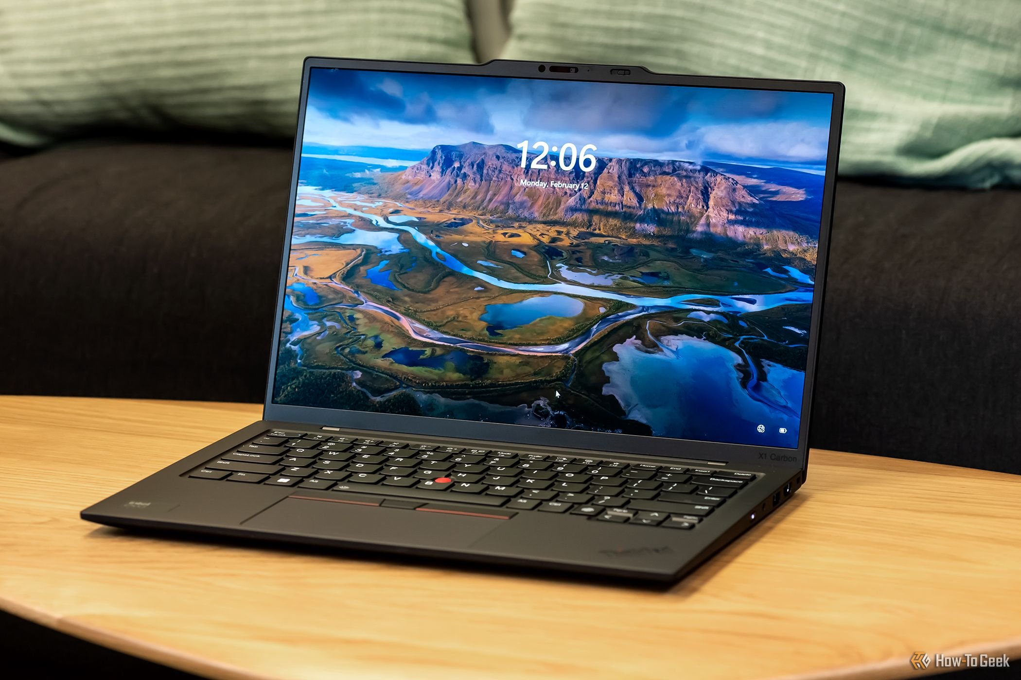 Lenovo ThinkPad X1 Carbon Gen 12 Image 4