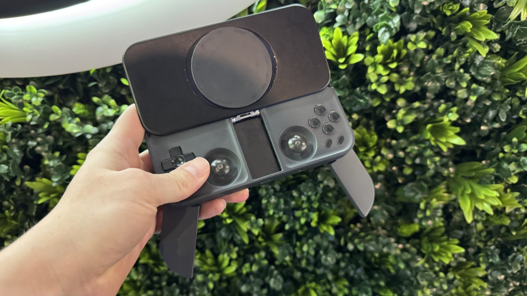MCON Mobile Gaming Controller Image 4