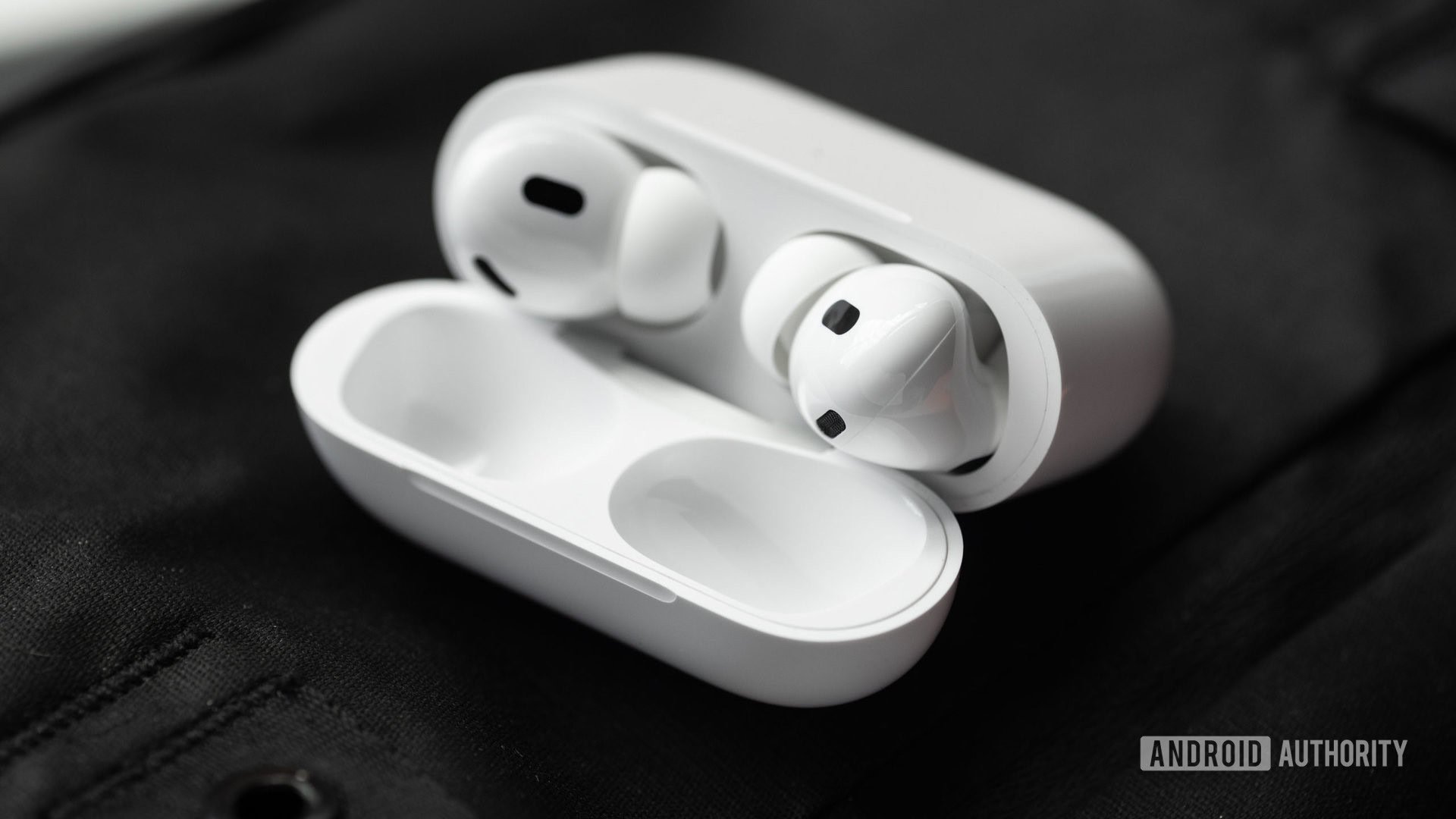 Apple AirPods Pro (2nd gen) Image 2