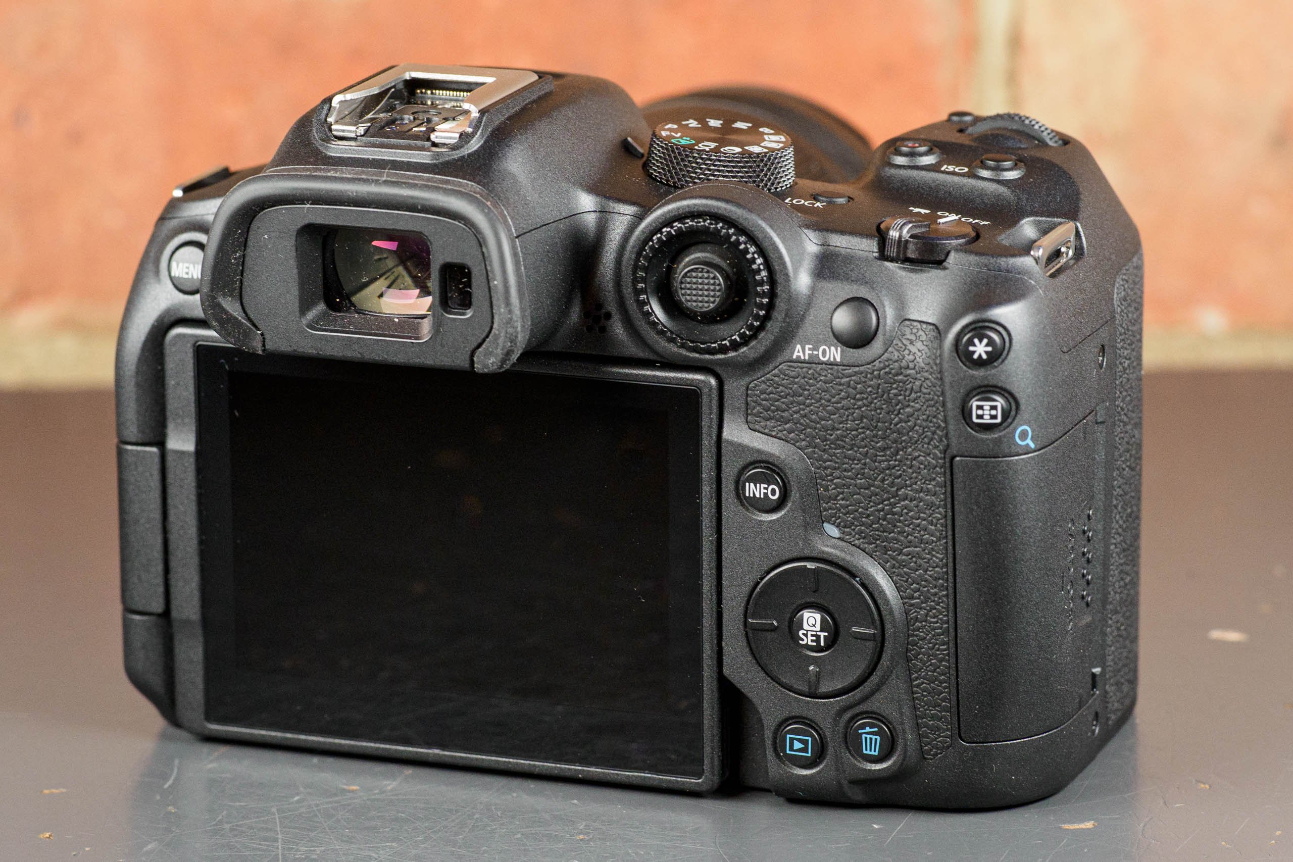 Canon EOS R7 Image 3