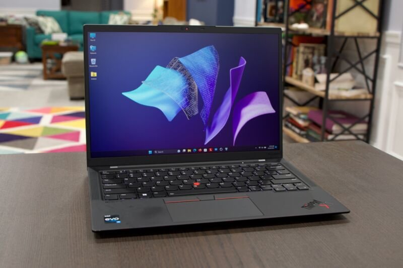 Lenovo ThinkPad X1 Carbon Gen 11 Image 2