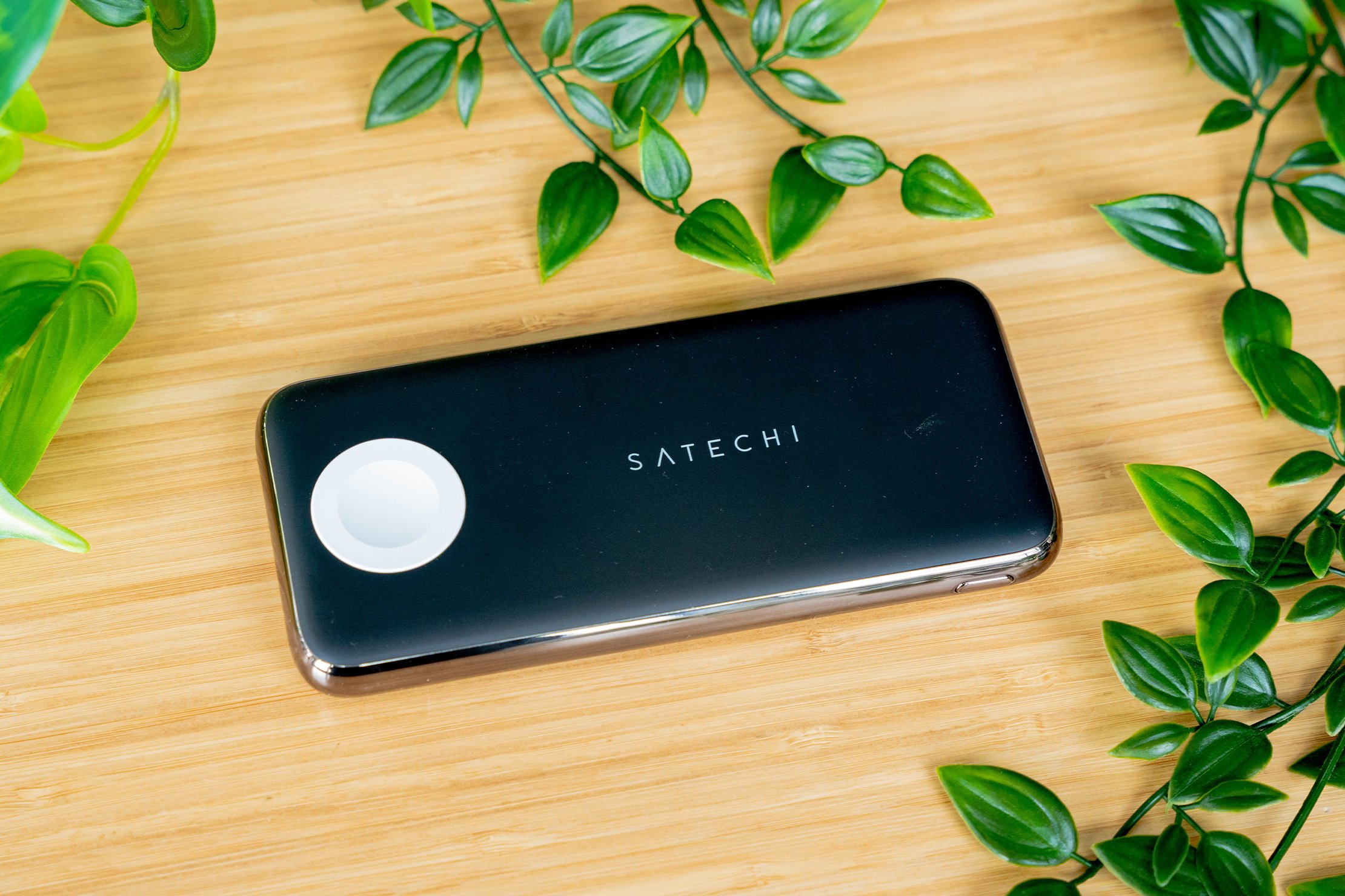 Satechi Quatro Wireless Power Bank Image 1