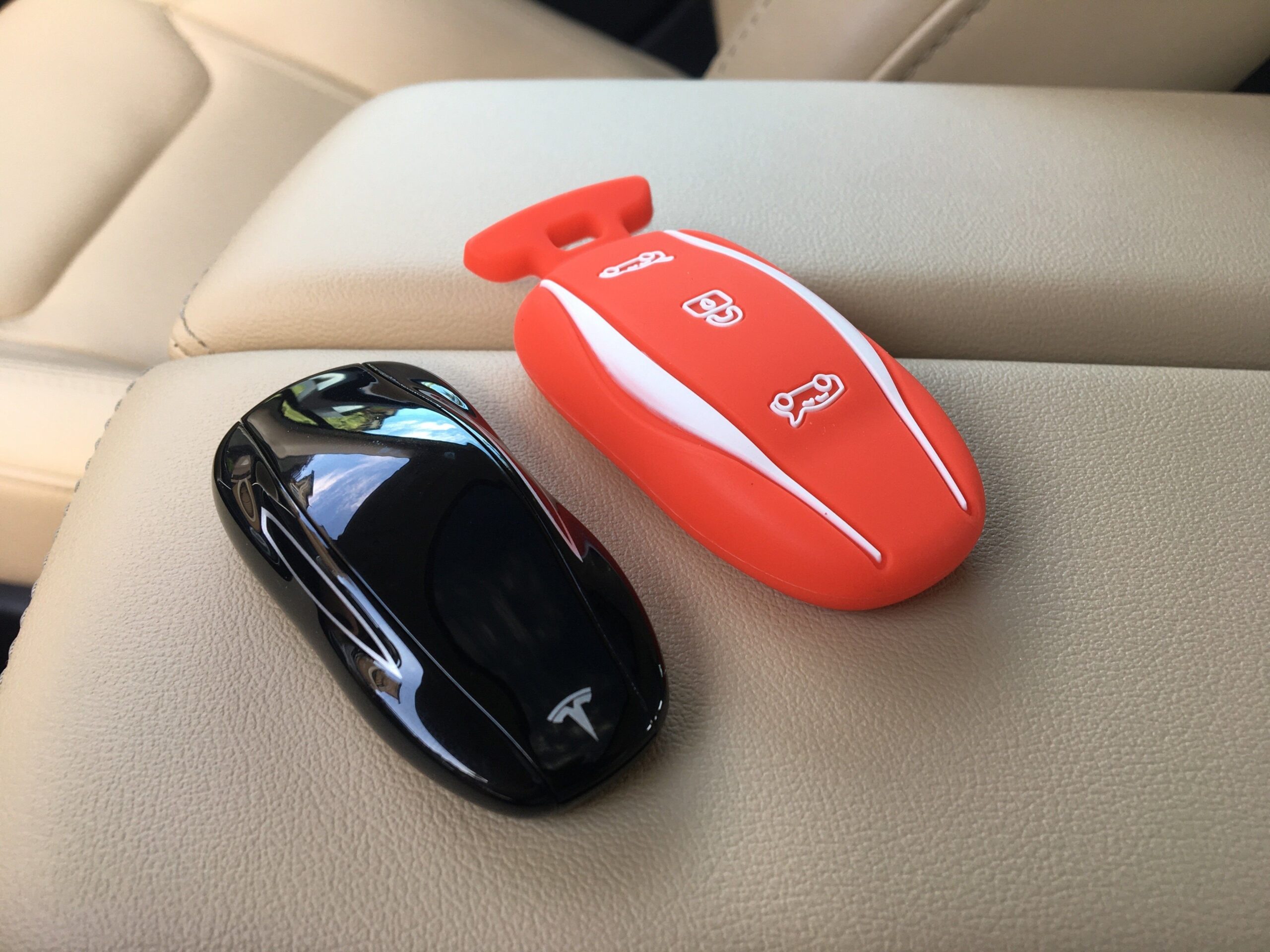 Tesla Model S/X Key Fob Image 1