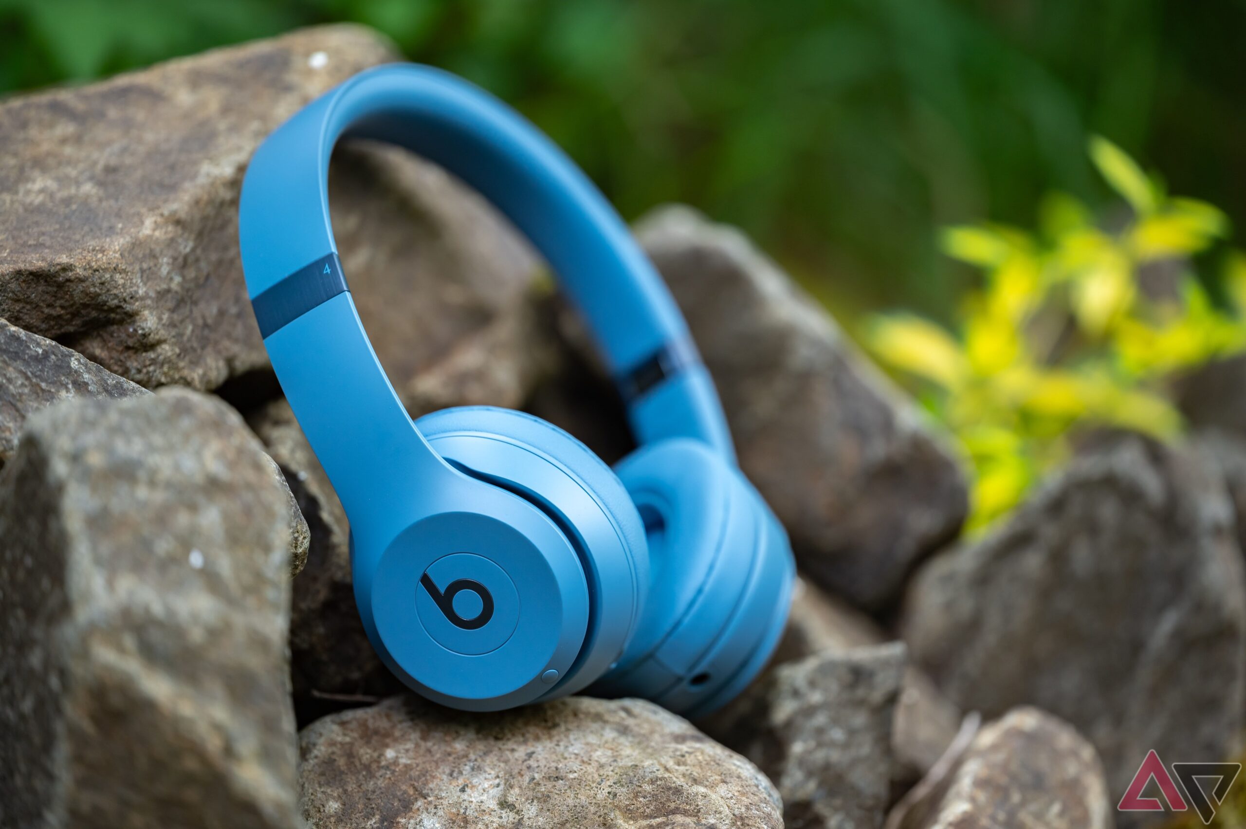 Beats Solo 4 Image 3