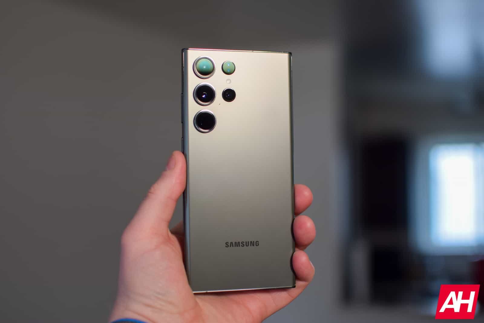 Samsung Galaxy S24U Image 1