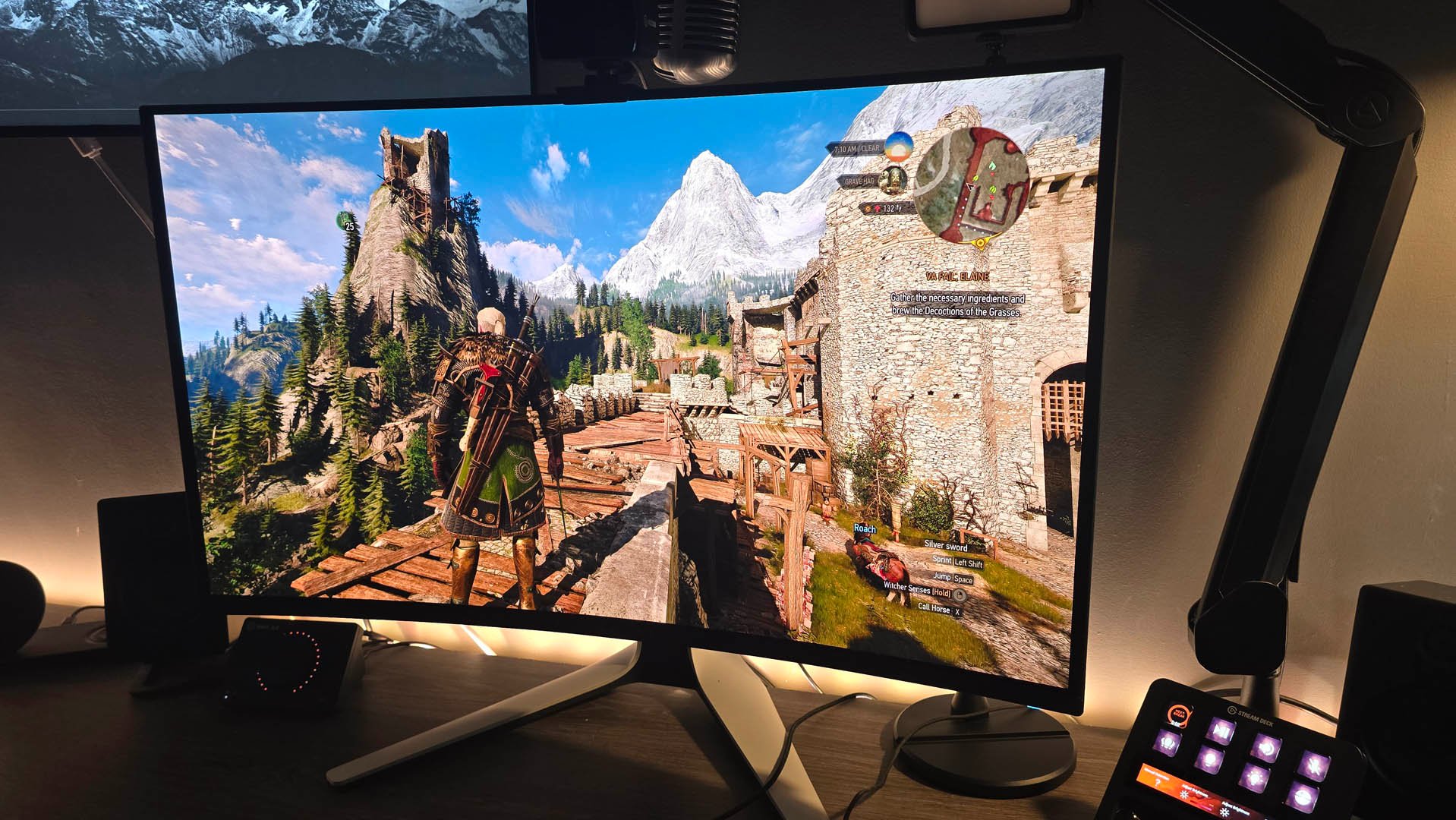 Alienware AW3225QF Image 2