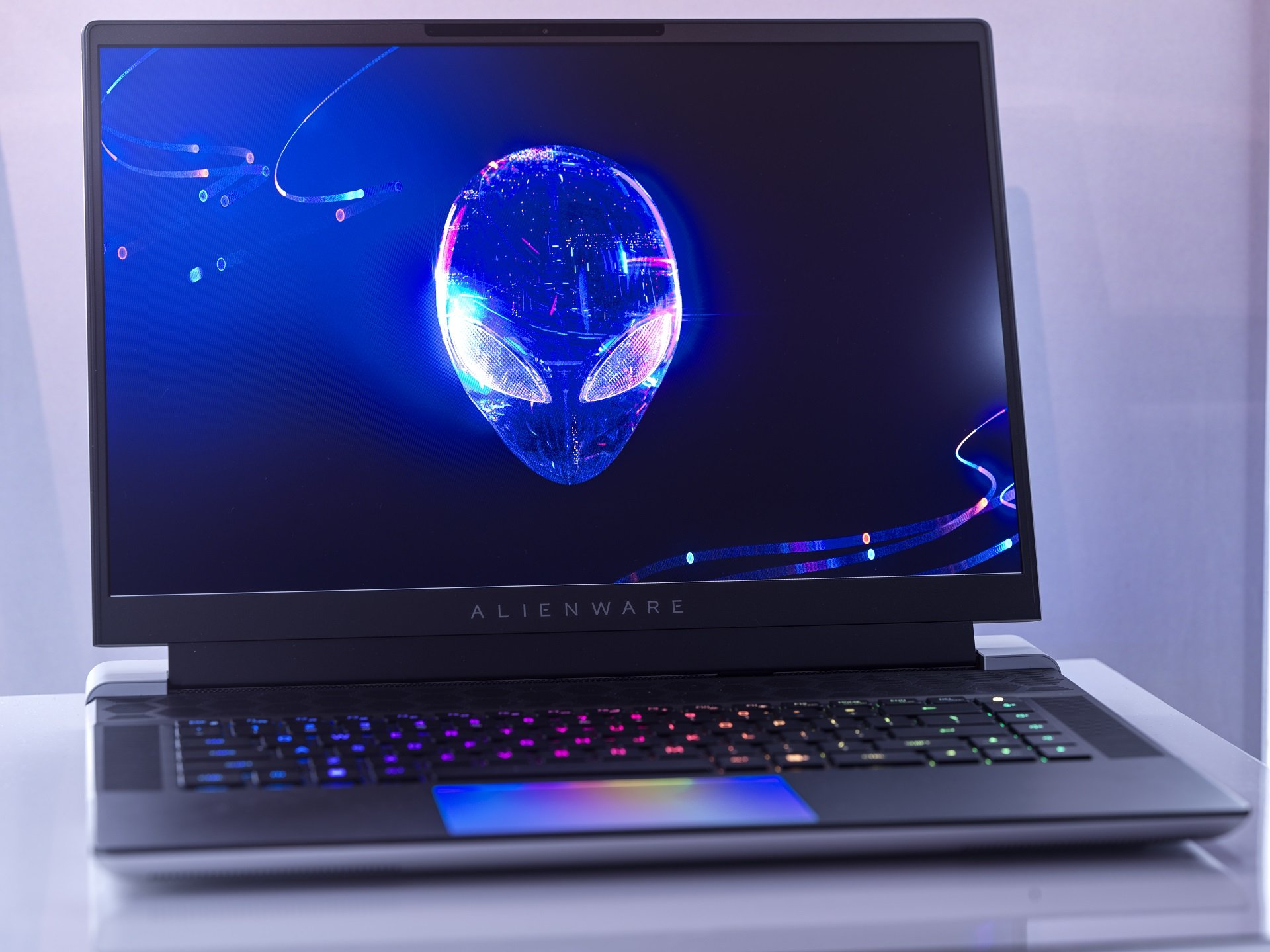 Alienware AW3225QF QD-OLED Monitor Image 4