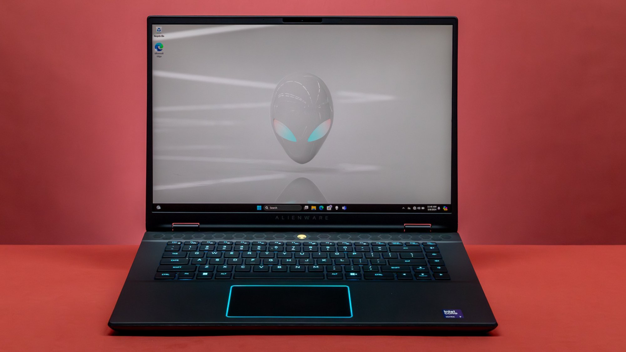 Alienware m16 R2 Image 2