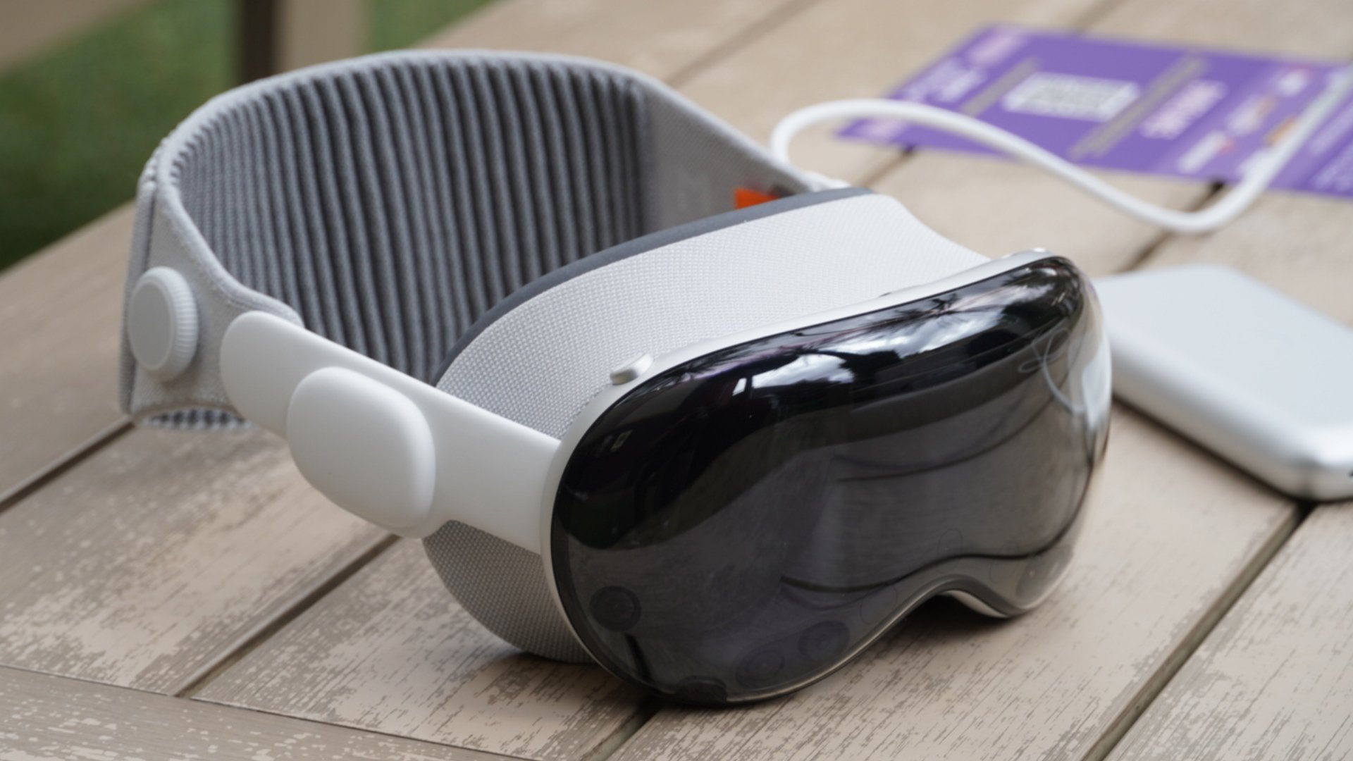 Apple Vision Pro (International Launch) Image 1