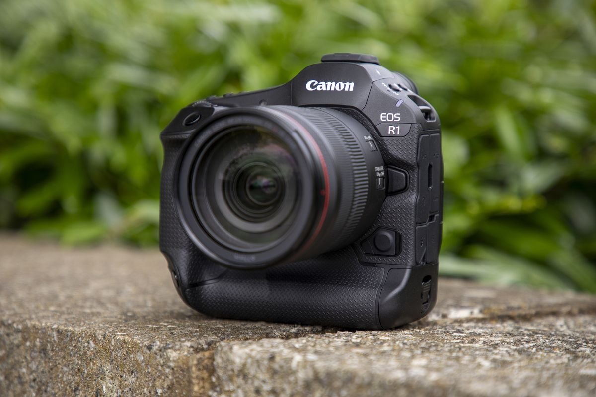 Canon EOS R1 Image 2