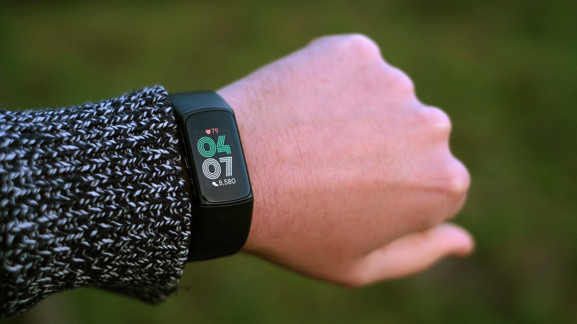Fitbit Charge 6 Fitness Tracker Image 2