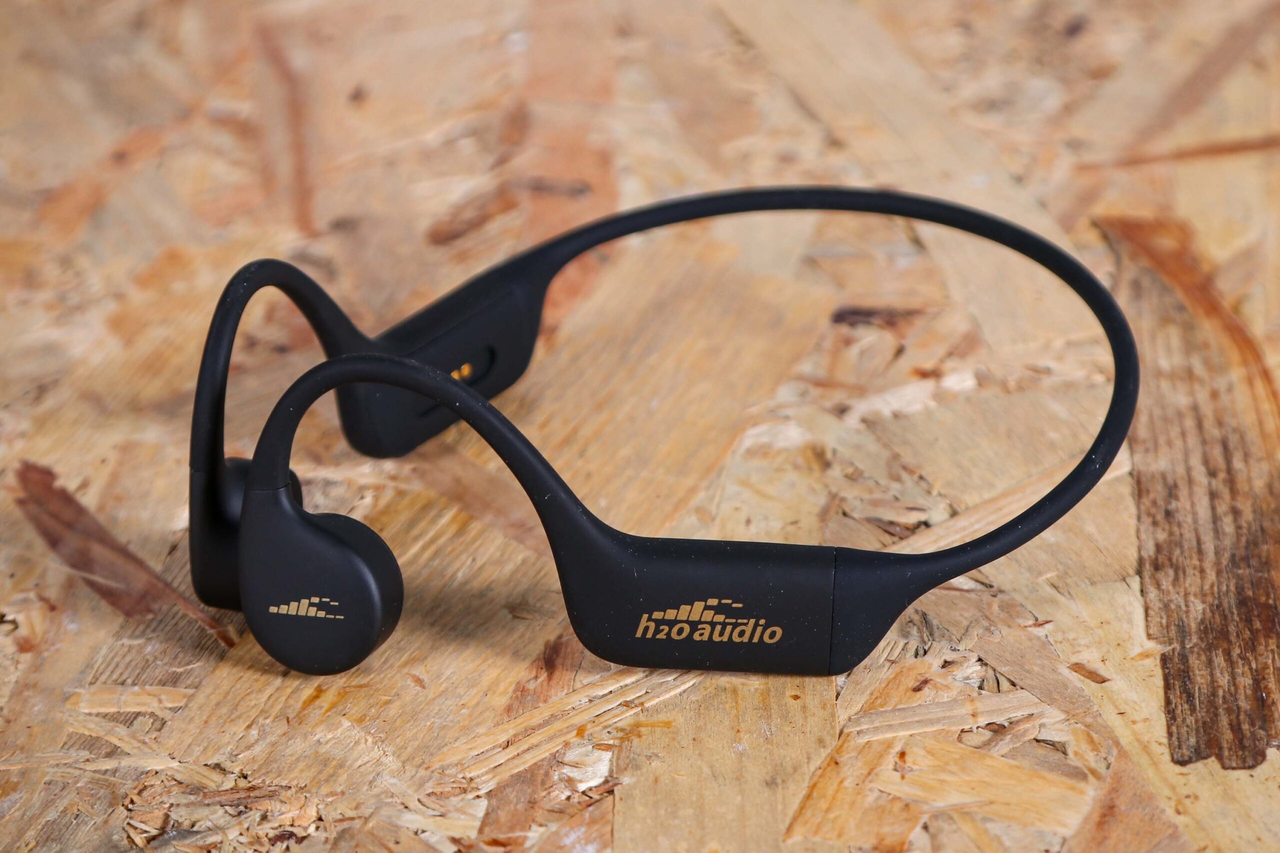 H2O Audio Tri 2 Pro bone conducting headphones Image 1