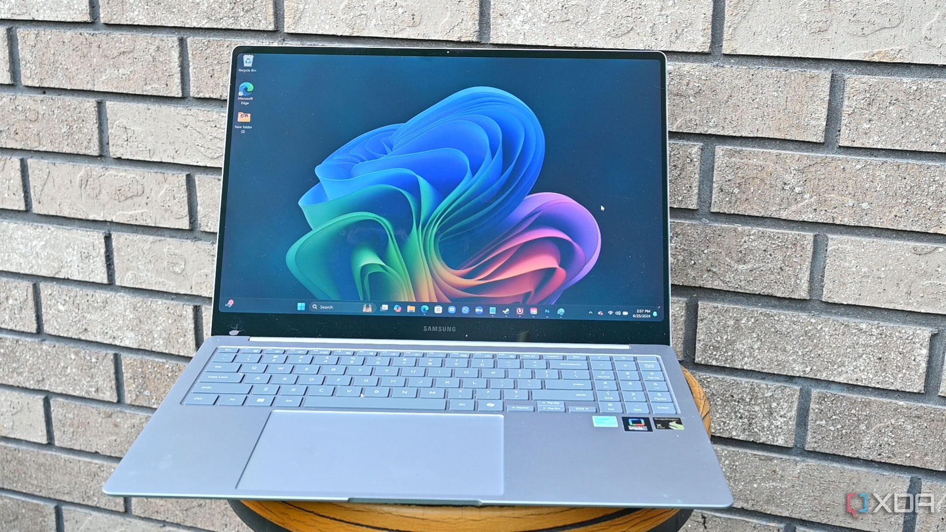 Samsung Galaxy Book4 Edge Image 3