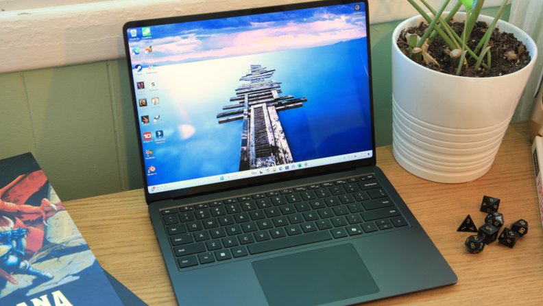 Surface Laptop 7th Edition Image 4