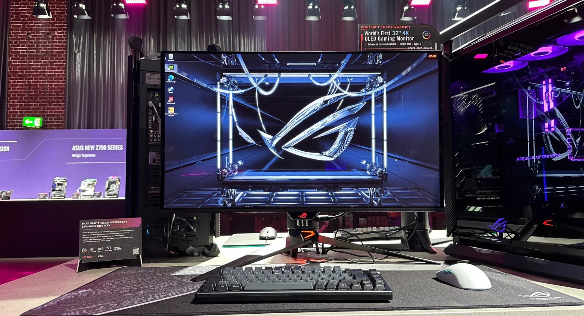 ASUS ROG Swift OLED PG32UCDM Monitor Image 4