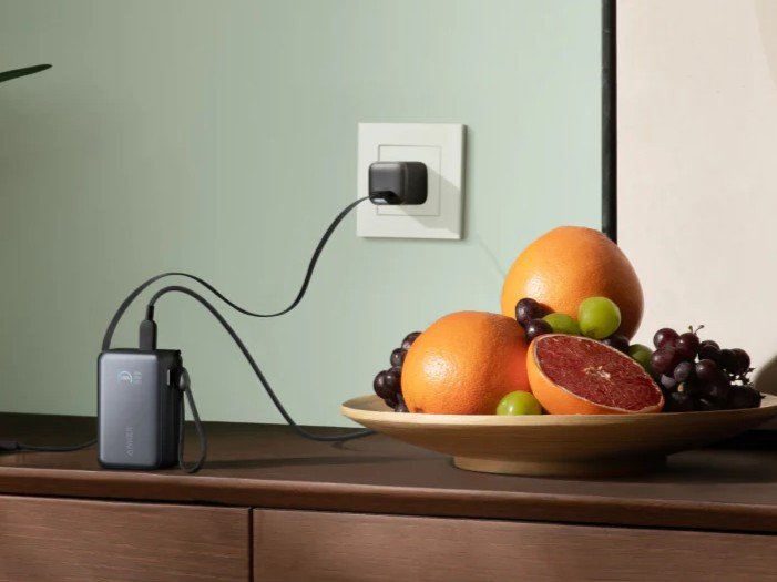 Anker Nano Power Bank (with integrated cable) Image 4