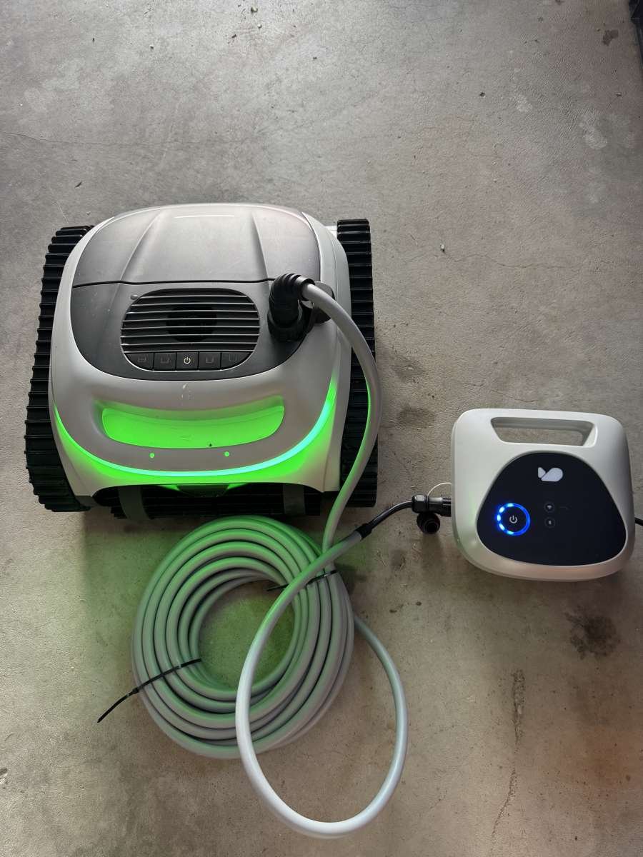 BuBlue BuHybrid L6 Pool Cleaner Image 3