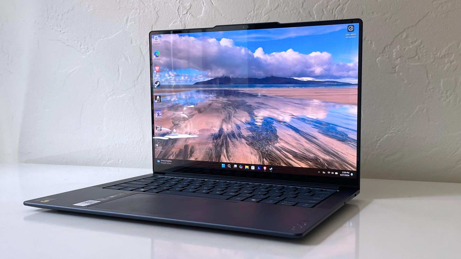 Lenovo Yoga Slim 7x (Copilot+ PC) Image 4