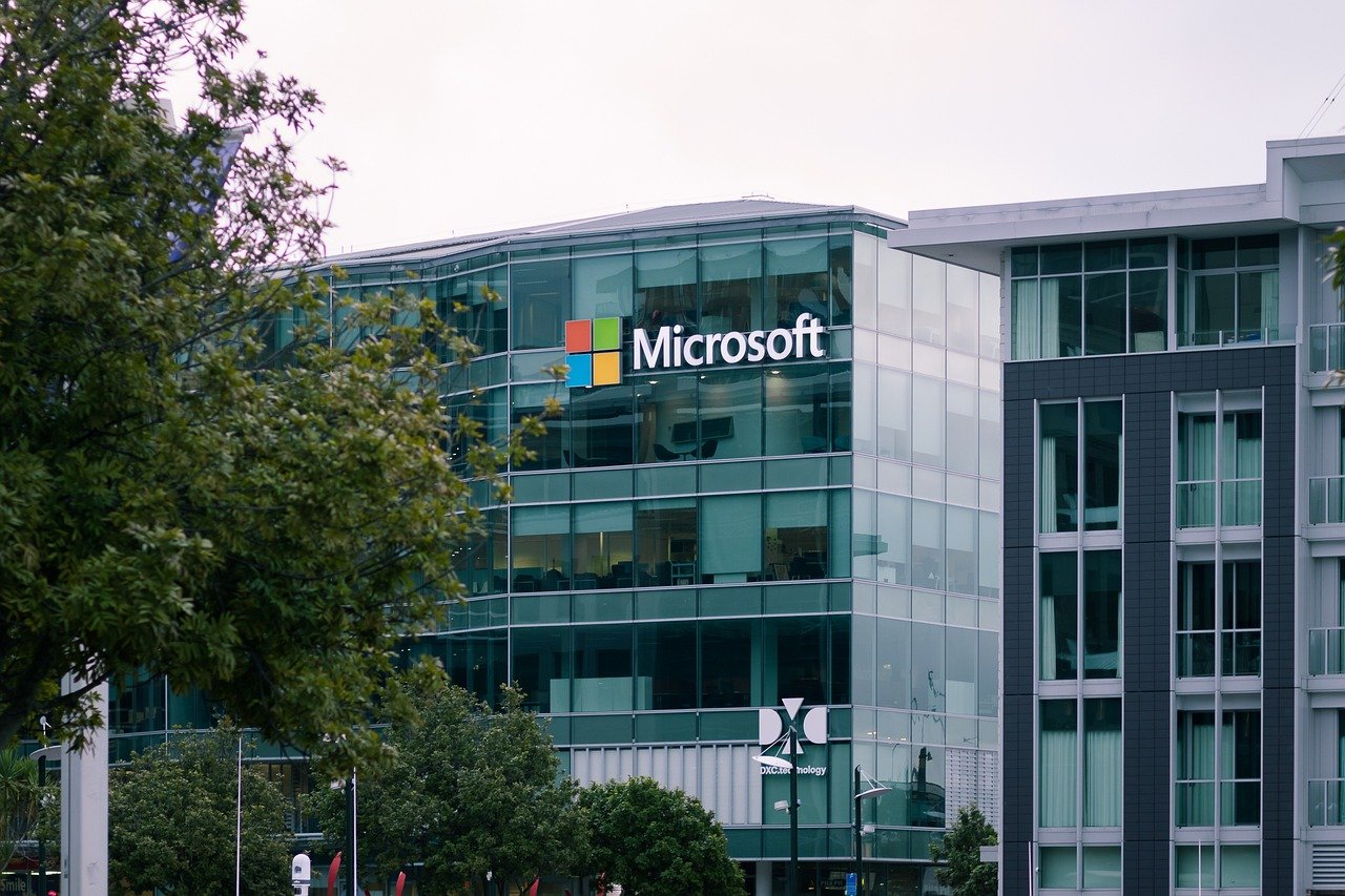 Microsoft Surface Pro 10 / Laptop 6 (Expected Apr/May 2024) Image 3