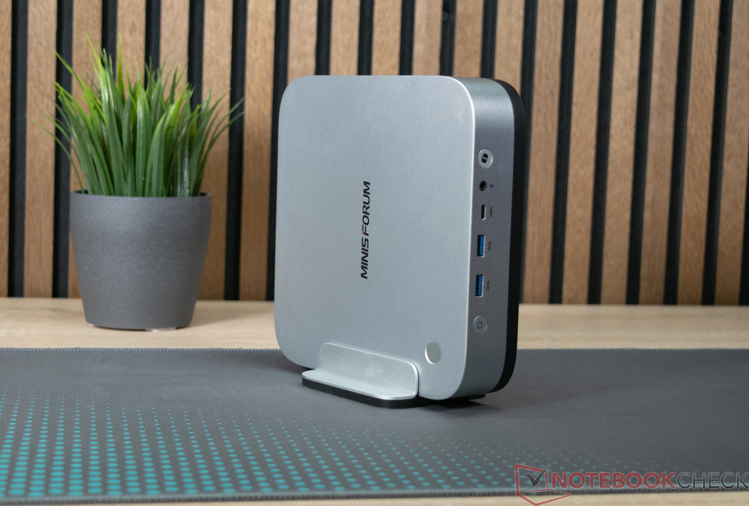 Minisforum AI X1 Pro Image 3