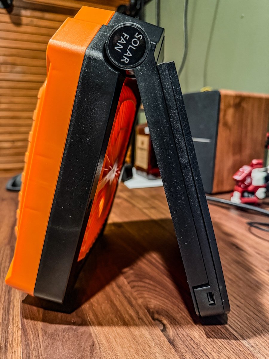 Qardoz 26800mAh Portable Solar Fan Image 1
