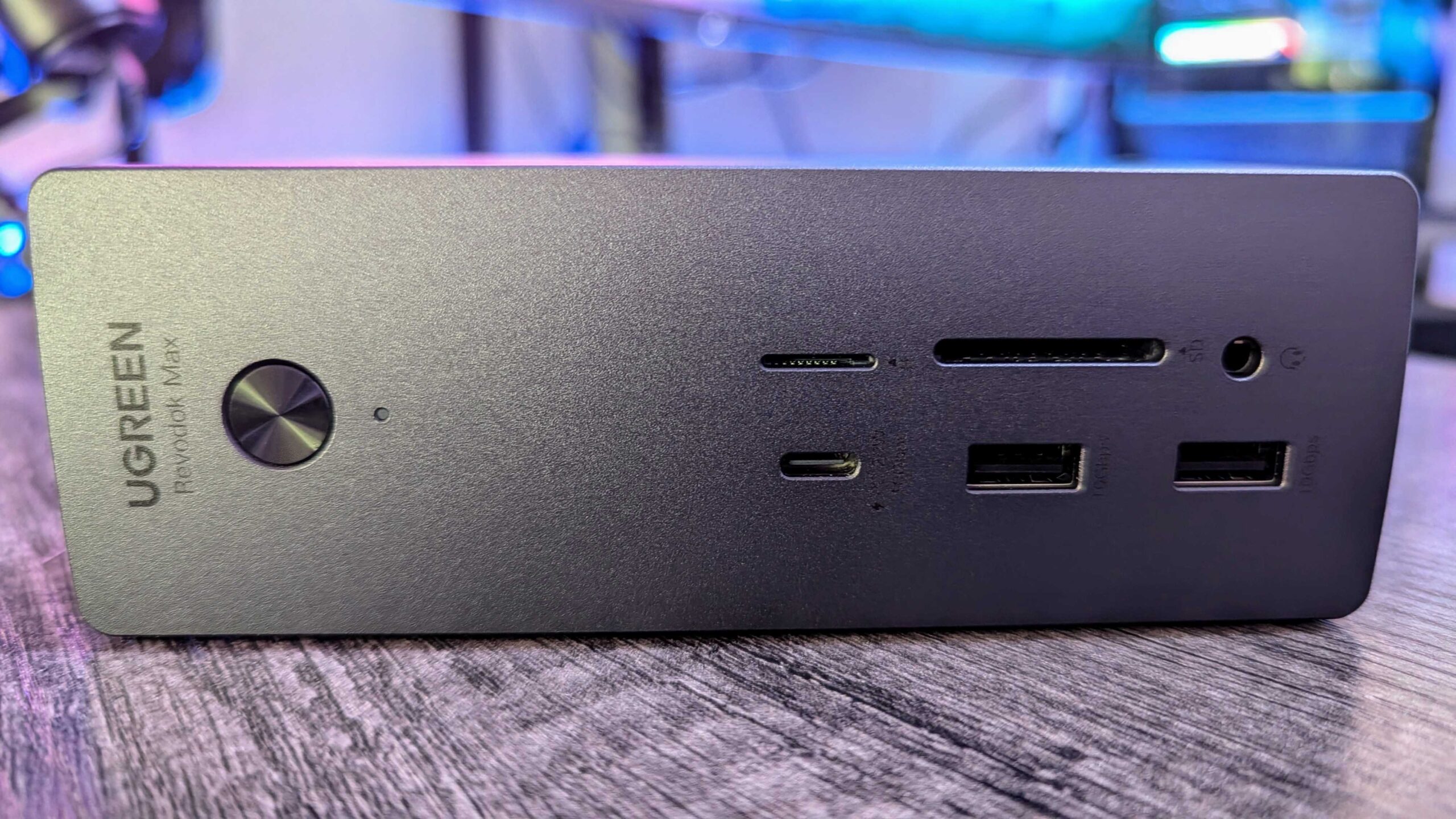 UGREEN Revodok Max 213 Thunderbolt 13-in-1 Docking Station Image 4