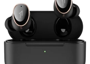 1MORE Evo - front design view