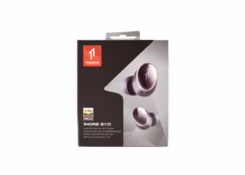 1MORE Evo - in-use shot