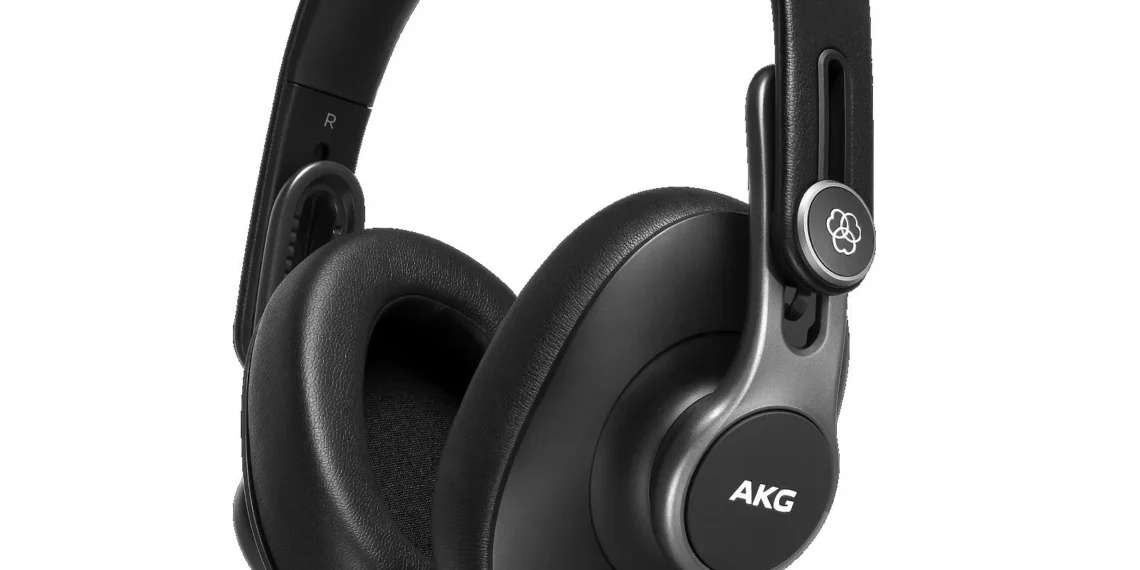 AKG K371 - front design view