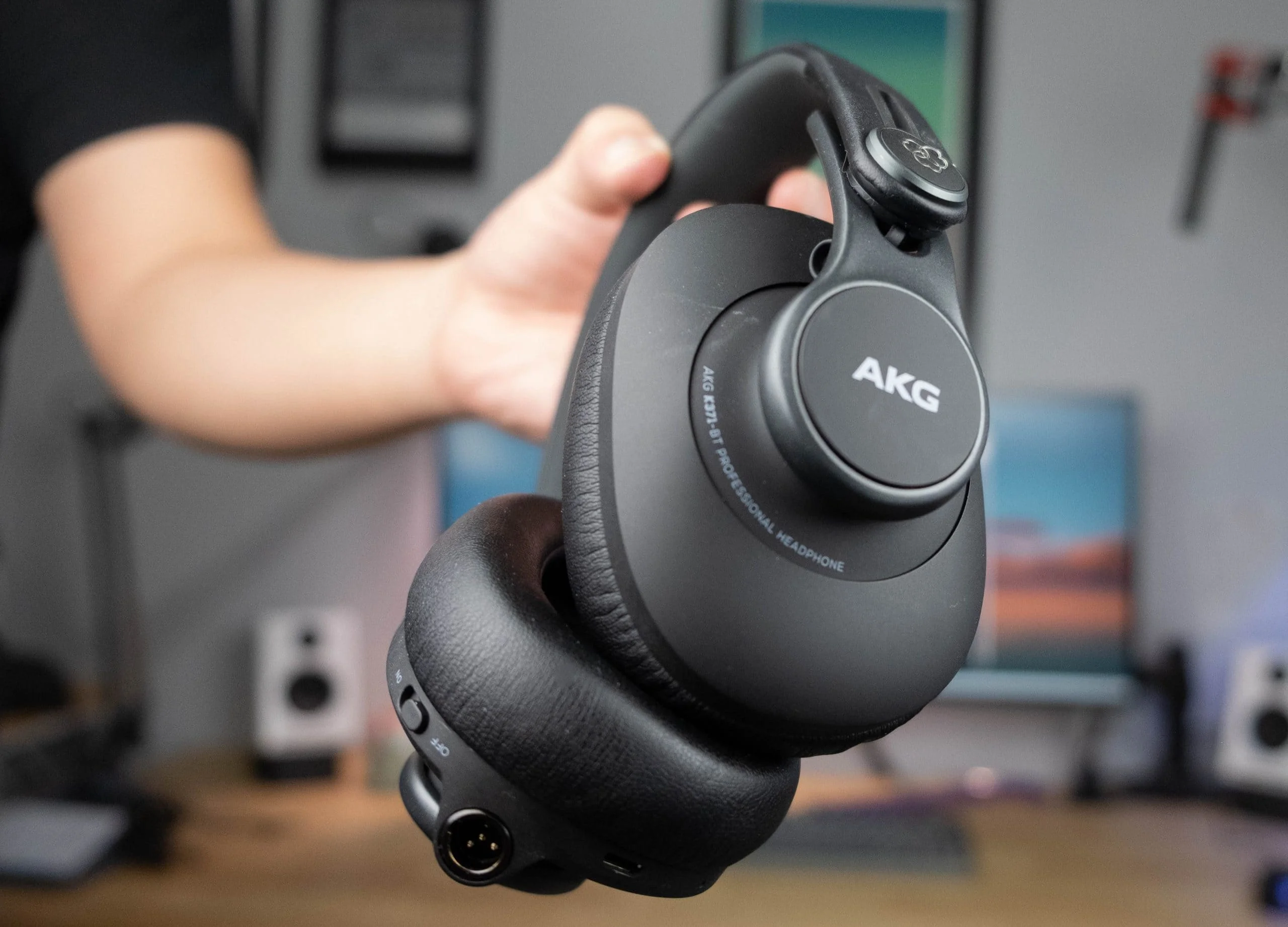 AKG K371 - detail closeup AKG K371 - detail closeup