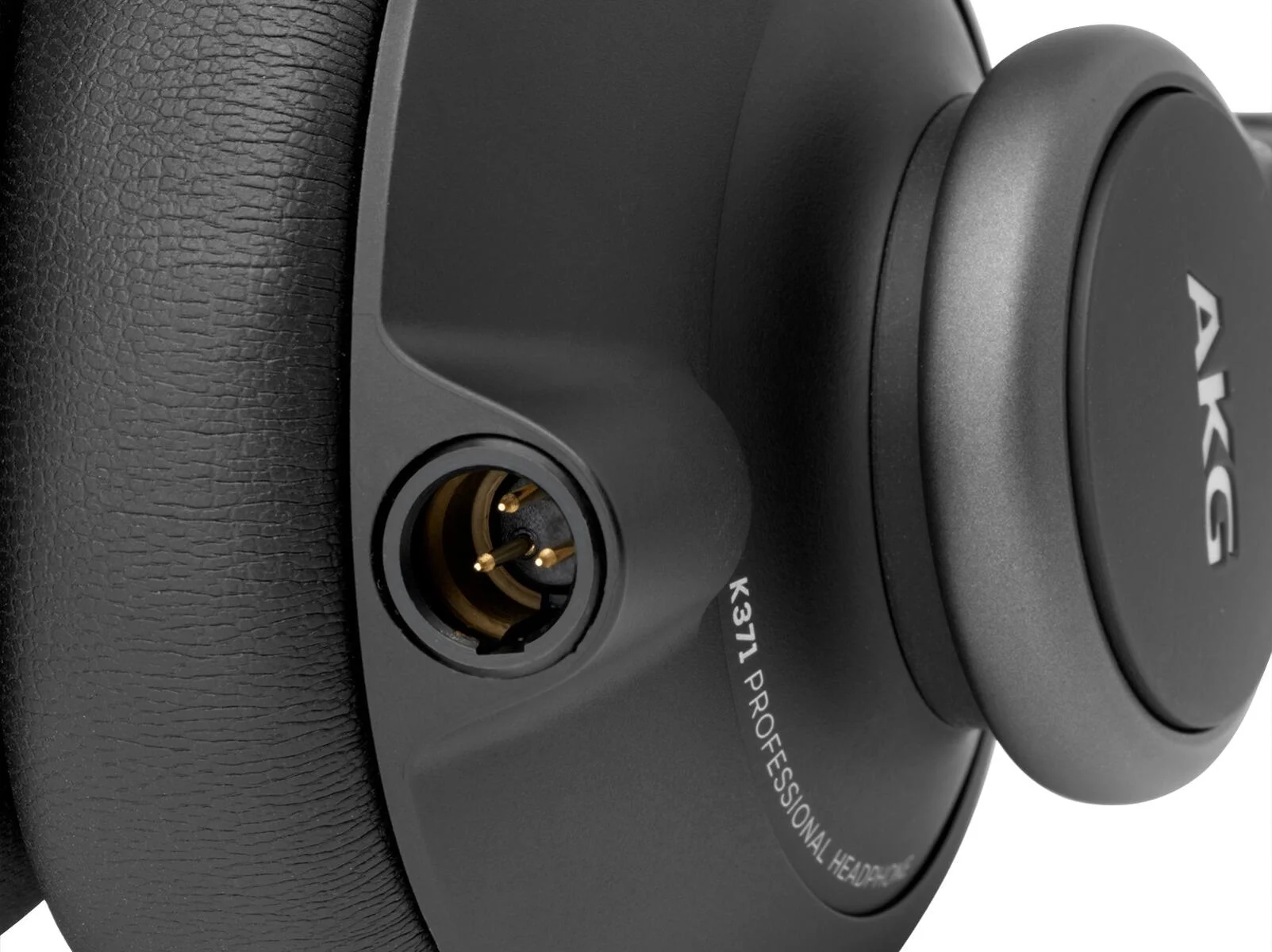 AKG K371 - in-use shot AKG K371 - in-use shot