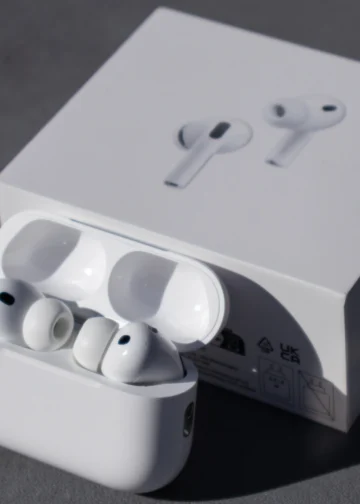 Apple AirPods Pro 3 - front design view