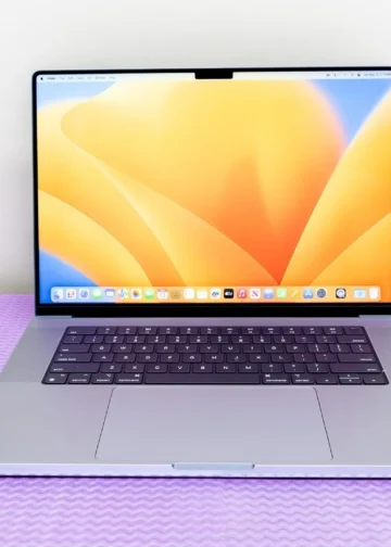 Apple MacBook Pro 16-inch M2 Max - front design view