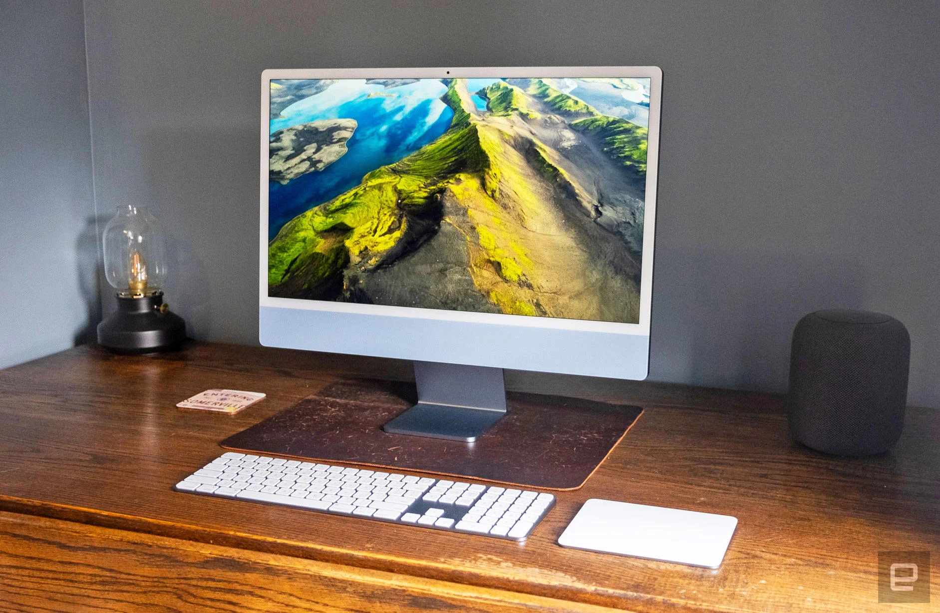 Apple iMac 24-inch (M2, 2023) - side profile