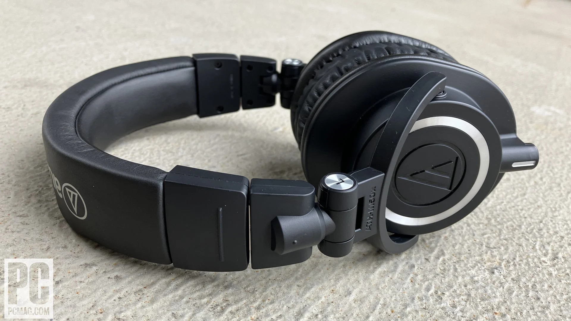 Audio-Technica ATH-M50x - side profile