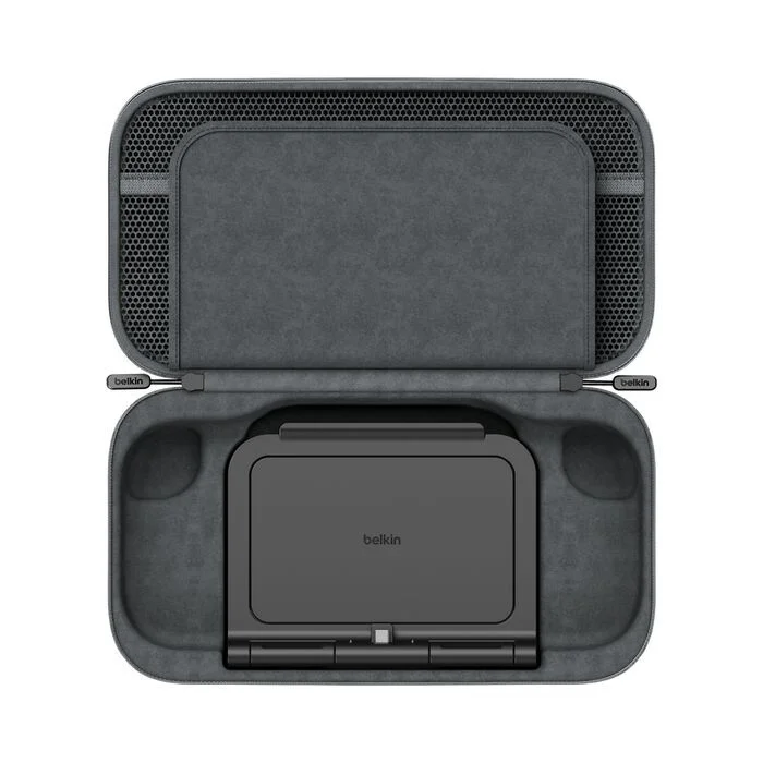 Belkin Charging Case Pro - detail closeup