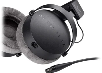 Beyerdynamic DT 700 Pro X - front design view