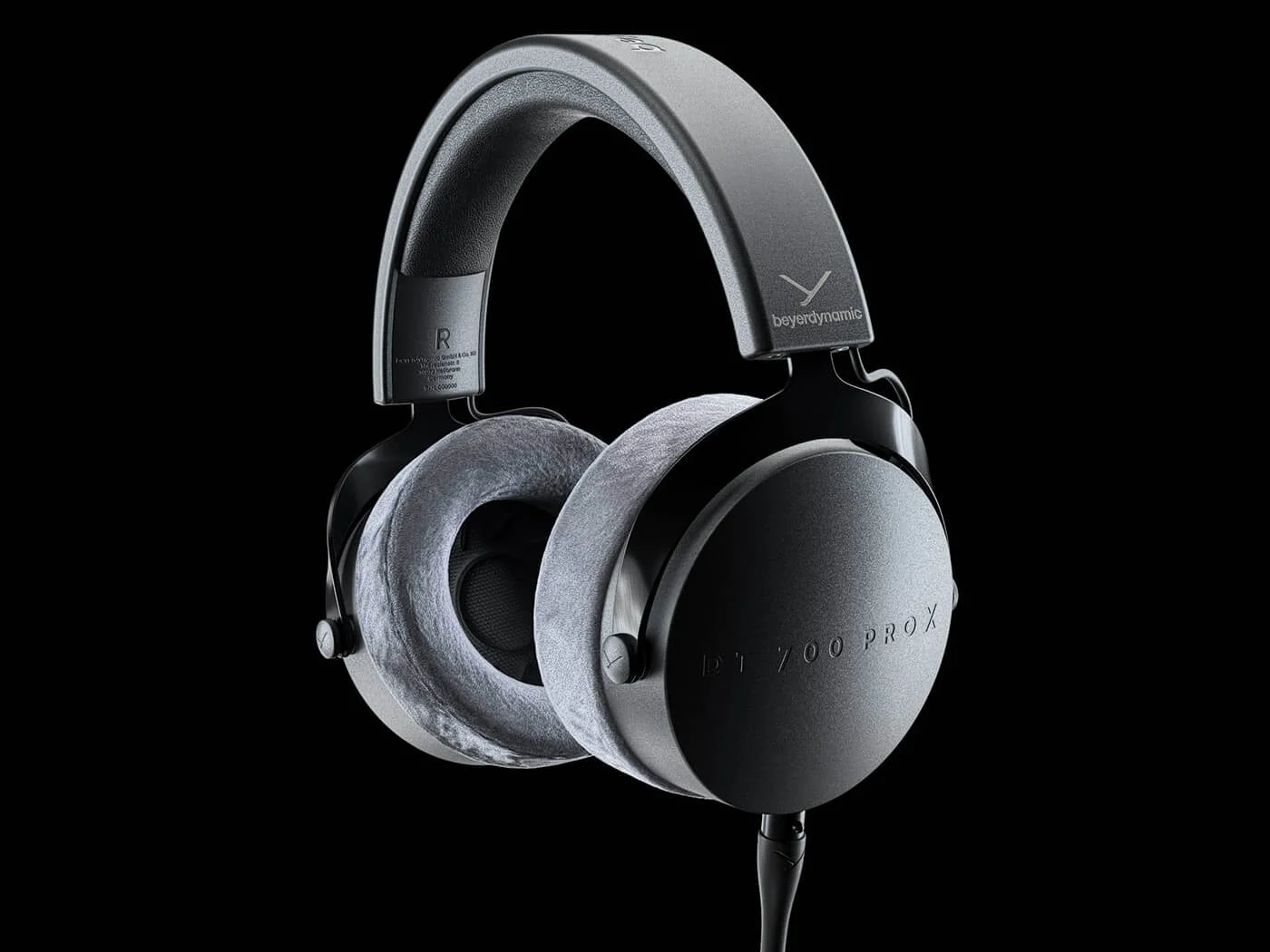 Beyerdynamic DT 700 Pro X - in-use shot