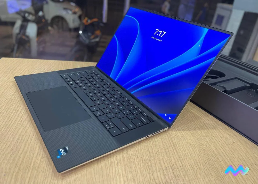 Dell XPS 15 (9530) - detail closeup Dell XPS 15 (9530) - detail closeup