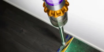 Dyson V15 Detect Absolute - front design view