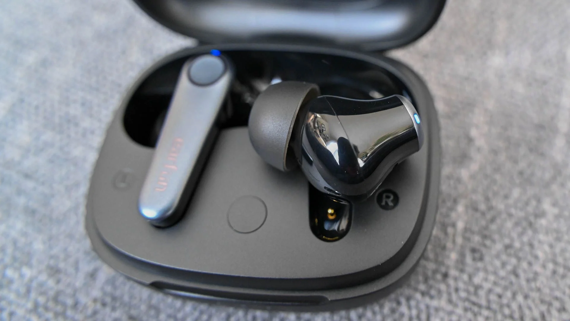 EarFun Air Pro 3 - side profile