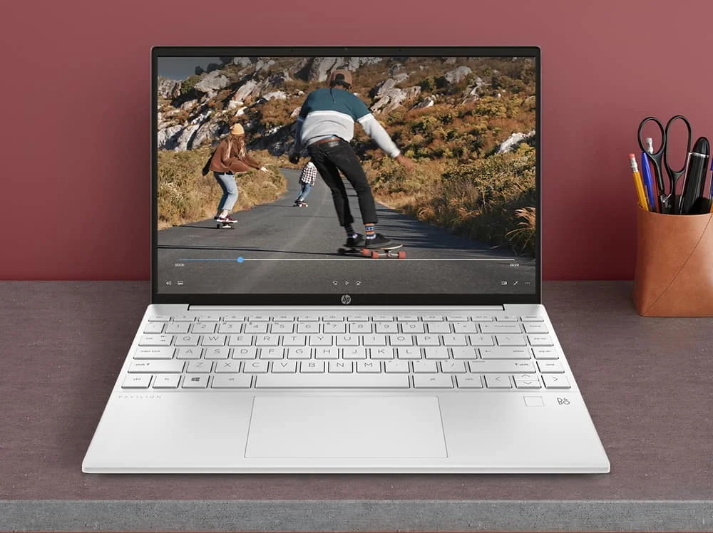 HP Pavilion Aero 13 - side profile HP Pavilion Aero 13 - side profile