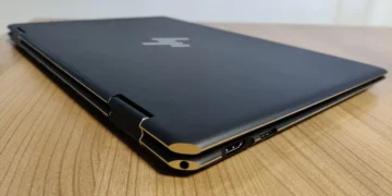 HP Spectre x360 16 (2023) - front design view