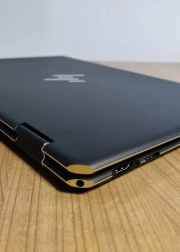 HP Spectre x360 16 (2023) - front design view