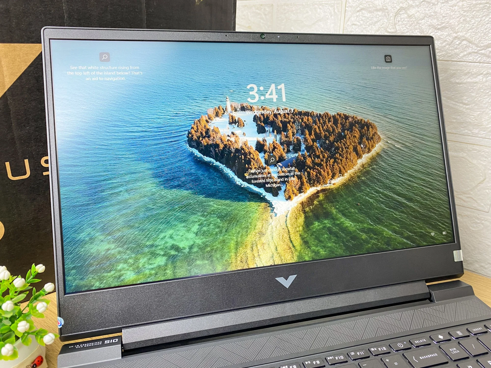 HP Victus 15 (2023) - in-use shot