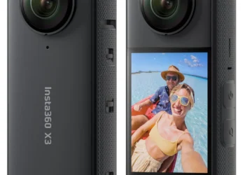 Insta360 X3 - front design view
