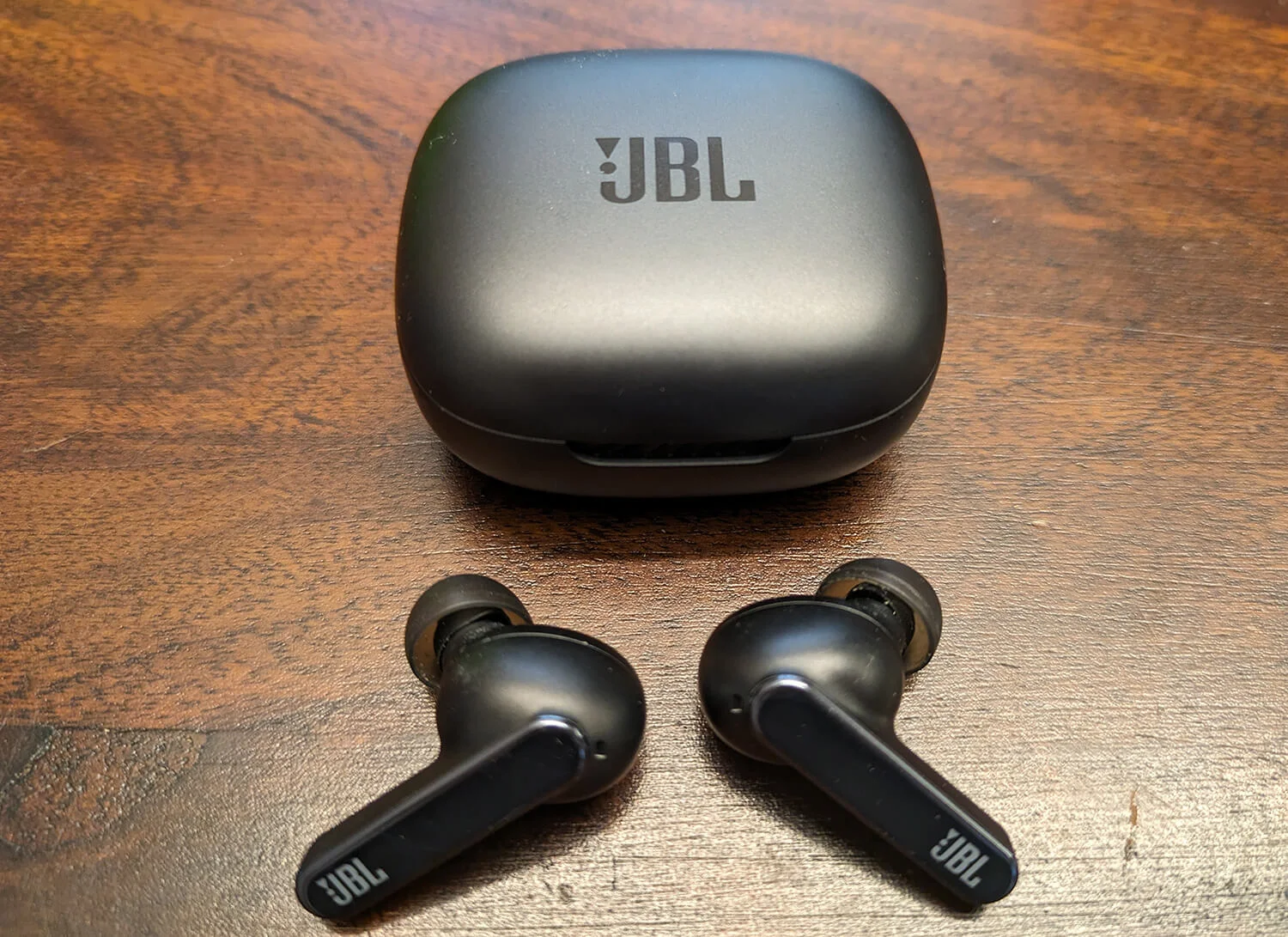 JBL Live Pro 2 - side profile