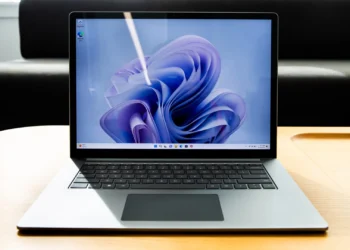 Microsoft Surface Laptop 5 (15-inch) - front design view