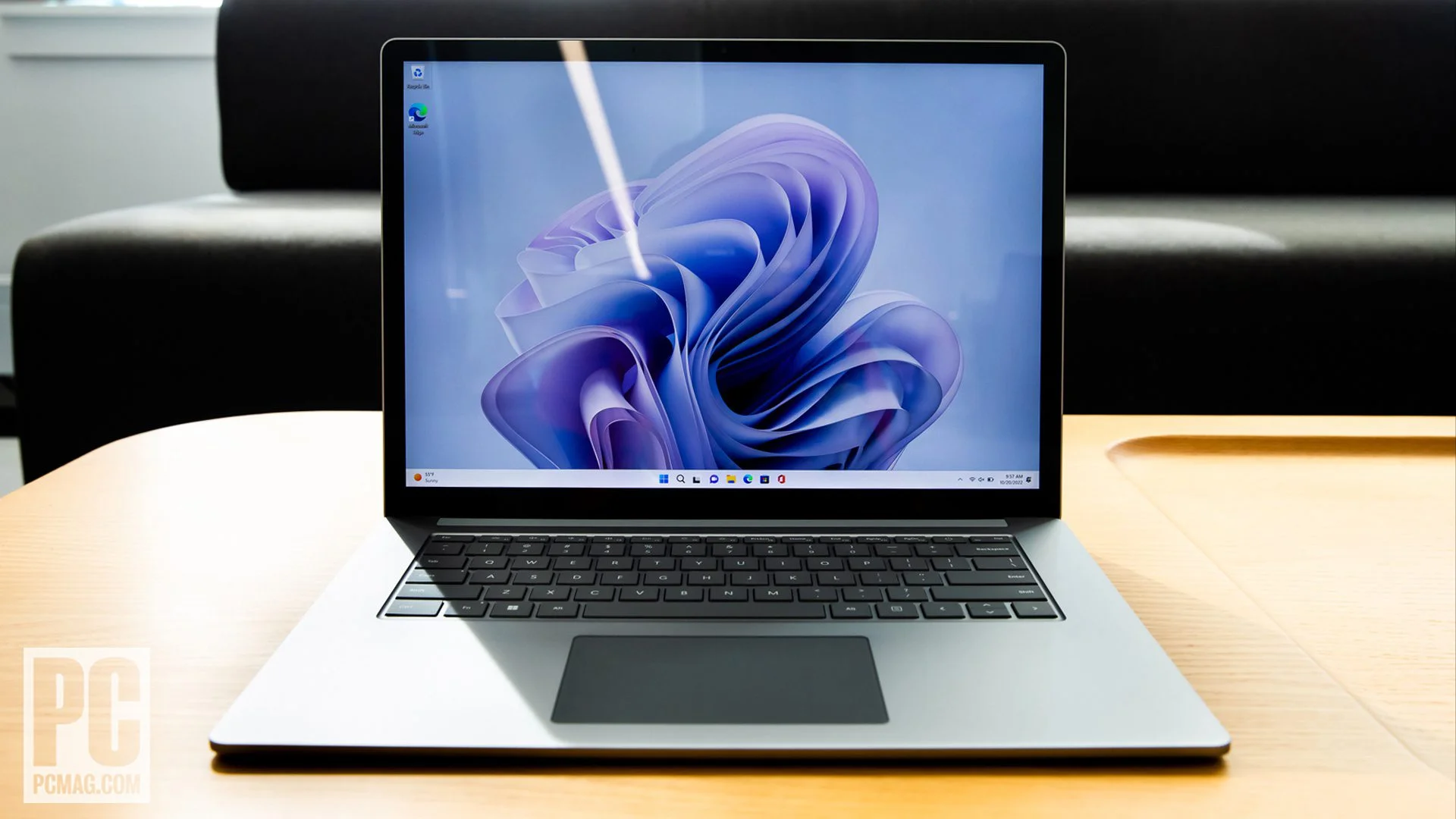 Microsoft Surface Laptop 5 (15-inch) - front design view Microsoft Surface Laptop 5 (15-inch) - front design view