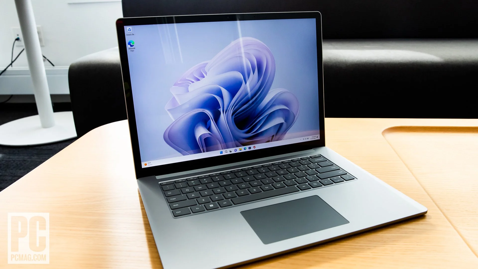 Microsoft Surface Laptop 5 (15-inch) - detail closeup Microsoft Surface Laptop 5 (15-inch) - detail closeup